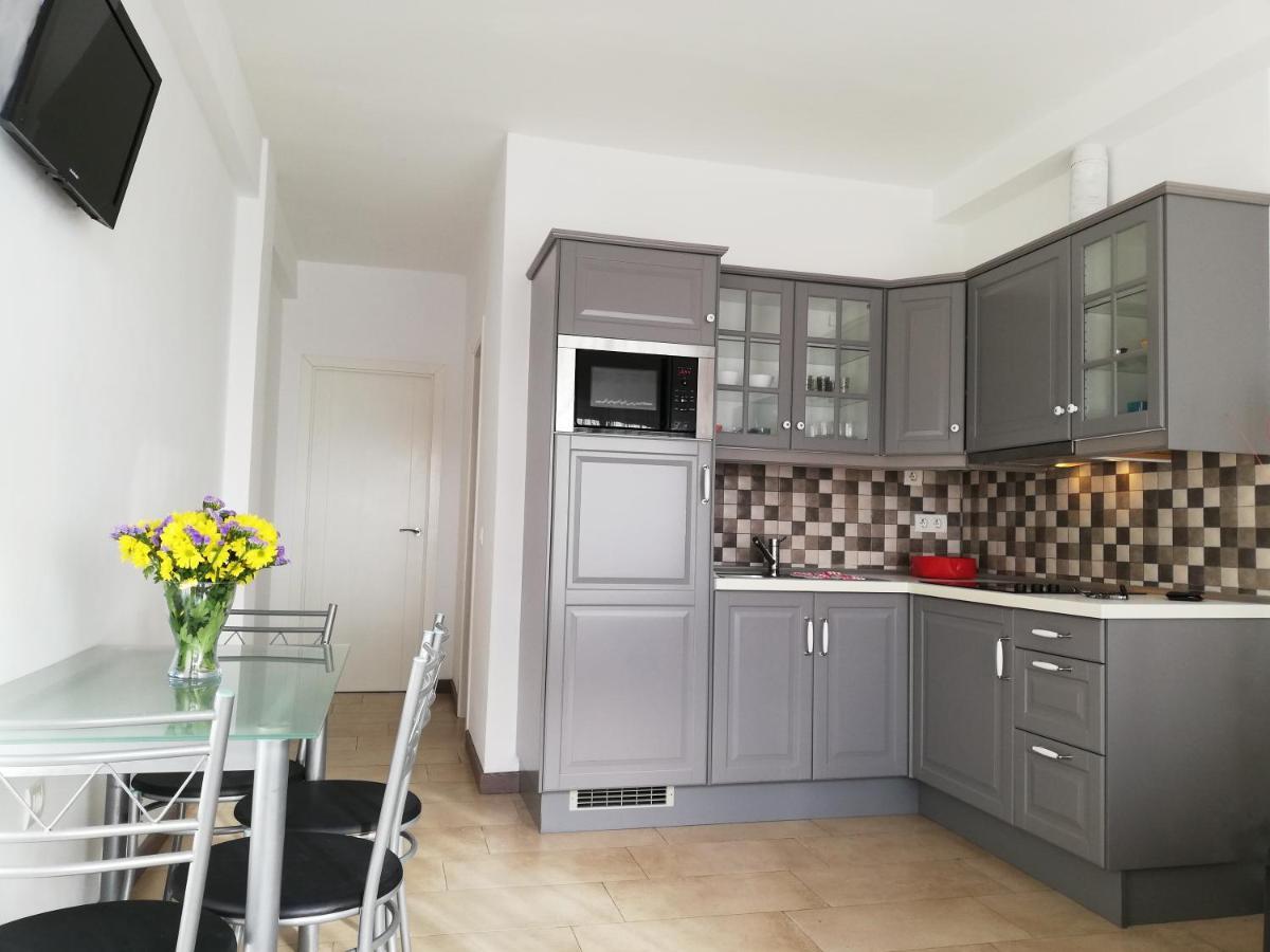 Verdemar Apartment With Sea View And Garden Нерха Екстер'єр фото